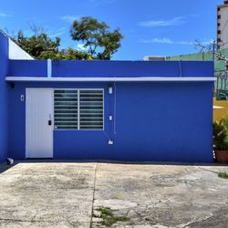 Perla Roja Guesthouse - Unit 4, with gated parking.