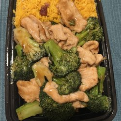 Wei Chuan Kitchen - Chicken with broccoli from combination platters