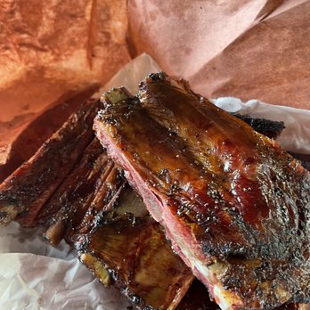 Snow's BBQ - Ribs were good. But not drive though out the night, get there at 1am and wait until 8am good. - Barbeque Near Me - Lexington, Texas