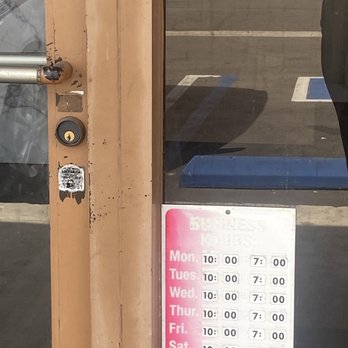 Lash Queen - Their sign says that they open at 1000 - Eyelash Service Near Me - Anaheim, California