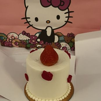 Hello Kitty Cafe - Strawberry Cake - Cafes Near Me - Irvine, California