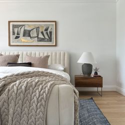AIR Studio - We are experts making an empty room a space full of dreams and possibilities. Primary room Home Interior Design #staging
