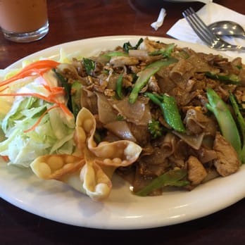 Thai Corner - Pad see ew - Thai Near Me - Chino Hills, California Thai Corner - Pad see ew - Thai Near Me - Chino Hills, California