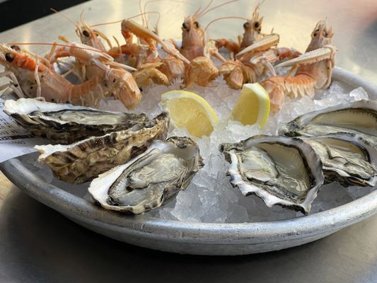 Les Antiquaires by null