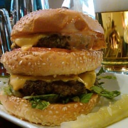 Lou's City Bar