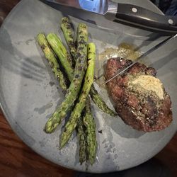 Giovanni's Steakhouse - Steak + Asparagus