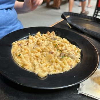 Maui Brewing - Mac & Cheese - Brewpubs Near Me - Lahaina, Hawaii