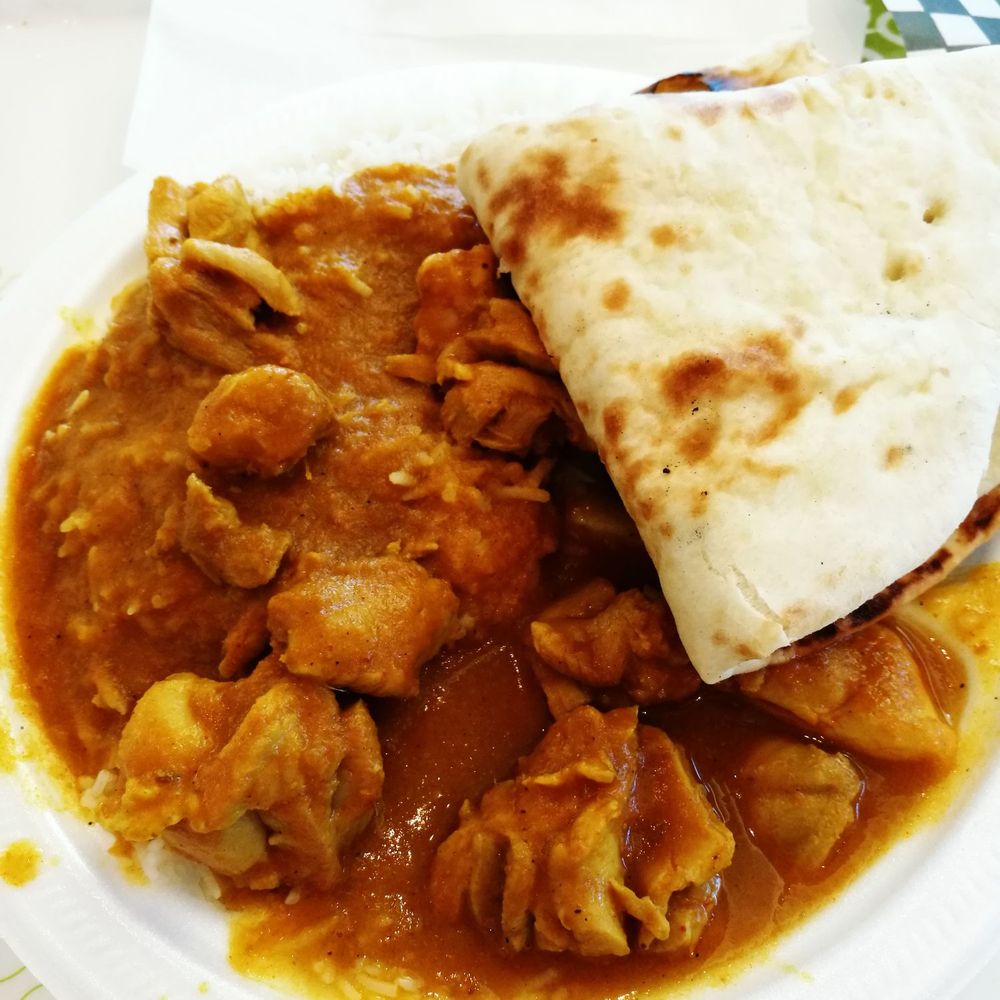 Chicken curry with nann