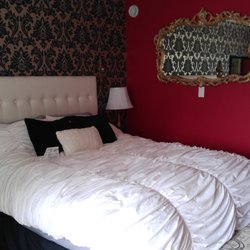 The Lookout Inn - Modern and fun decor.