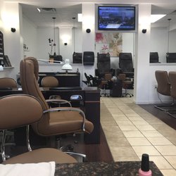 Diamond Nail Salon - View from front entrance