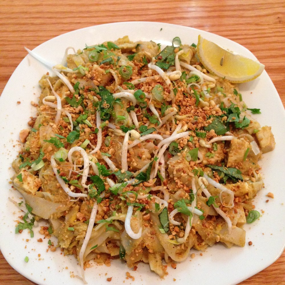 Chicken Pad Thai at 22 Vines & Wines Chicken Pad Thai at 22 Vines & Wines