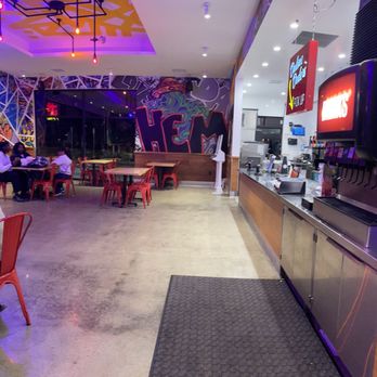 Dave's Hot Chicken - Chicken Shop Near Me - Hemet, California