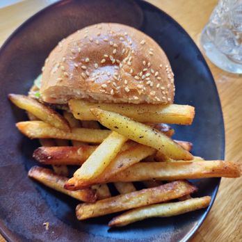 Grill's Ville - Basic burger and fries - Burgers Near Me - Oslo, 03