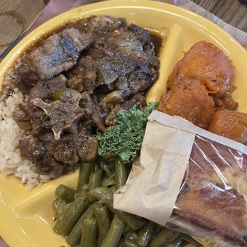 Geneva's Famous Chicken and Cornbread - Oxtail - Southern Near Me - Savannah, Georgia