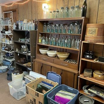 Not Too Shabby - Antiques Near Me - Galesburg, Illinois Not Too Shabby - Antiques Near Me - Galesburg, Illinois
