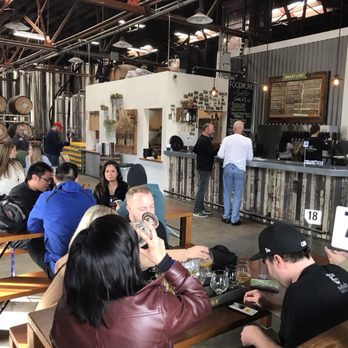 Fieldwork Brewing Co. - Breweries Near Me - Berkeley, California