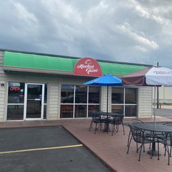 Machos Tacos - Outside