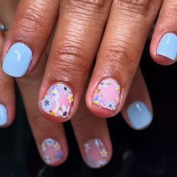 Breathe Nail Spa - Floral nail art