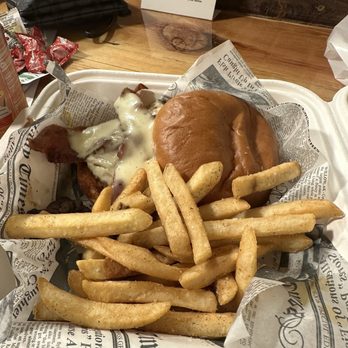 Antler Pub & Grill - Grilled chicken sandwich - American Near Me - Gardiner, Montana Antler Pub & Grill - Grilled chicken sandwich - American Near Me - Gardiner, Montana