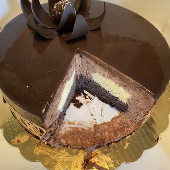 Cerrato's Pastry Shop - Bakeries Near Me - West Springfield, Massachusetts