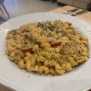 Tori Blue - Tori big bowl Mac with seafood - Seafood Near Me - Lynchburg, Virginia