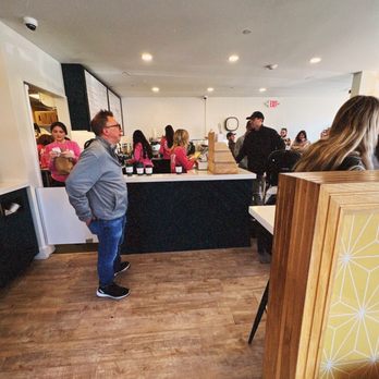 GG & Joe - Inside - Cafes Near Me - Westport, Connecticut