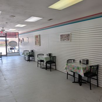 Frostbite Ice Cream & Subs - The interior - Ice Cream & Frozen Yogurt Near Me - Cochran, Georgia