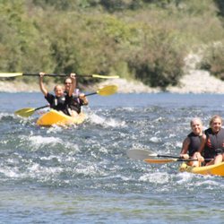Smith River Kayaks - Tours include photos of the group