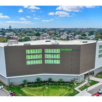 Extra Space Storage - Alternate Beauty Image - Extra Space Storage at 985 Communipaw Ave, Jersey City, NJ 07304 - Self Storage Near Me - Jersey City, New Jersey