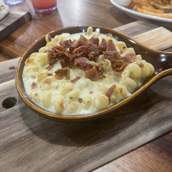 Headquarters Bar & Eatery - OG Mac and Cheese - Bars Near Me - Bakersfield, California
