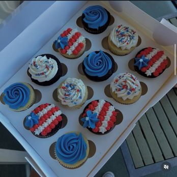 All Cake No Crumbs - 4th of July cupcakes - Desserts Near Me - Reno, Nevada All Cake No Crumbs - 4th of July cupcakes - Desserts Near Me - Reno, Nevada