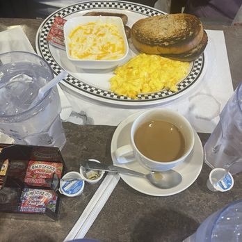 Valley Kitchen - Breakfast & Brunch Near Me - Hermitage, Pennsylvania