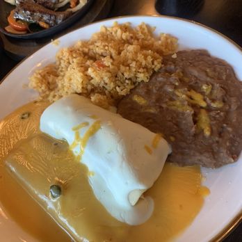 MAD Mexican Grill - Cheese & Chicken Enchilada plate, lunch edition - Mexican Near Me - Keller, Texas