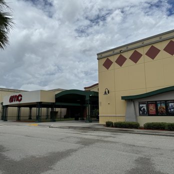 AMC Bradenton 20 - Outside view from parking lot (LOTS of parking spaces!!!!) - Cinema Near Me - Bradenton, Florida AMC Bradenton 20 - Outside view from parking lot (LOTS of parking spaces!!!!) - Cinema Near Me - Bradenton, Florida