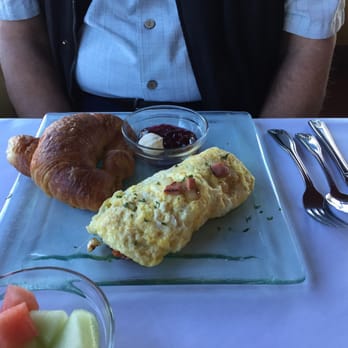 La Maison Cafe - Provenance Omellete - Breakfast & Brunch Near Me - Newport, Oregon