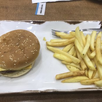 The Corner Cafe - Cheeseburger with chips (price: £4.10) - British Near Me - London, XGL The Corner Cafe - Cheeseburger with chips (price: £4.10) - British Near Me - London, XGL