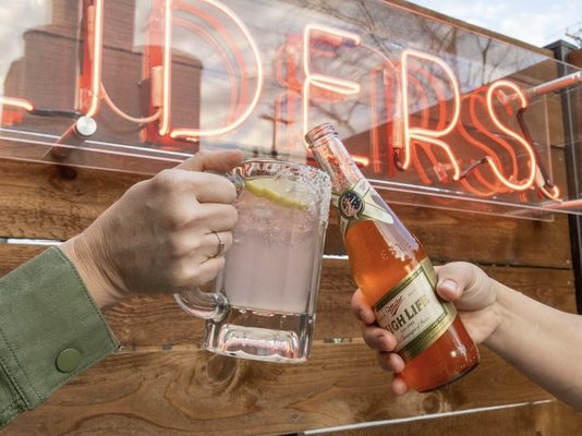Easy Slider - East Side Ave. by null