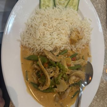 AntojitosRyan.S - Panang Curry - Latin American Near Me - Minneapolis, Minnesota