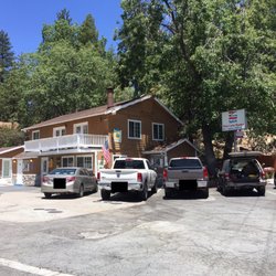 Pine Cove Market - Pine Cove Market in Idyllwild (5/28/17)