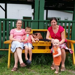 Horsting's Farm Market - Enjoying ice cream on the bench
