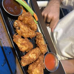Beach Club - Chicken Wings (heavily battered)
