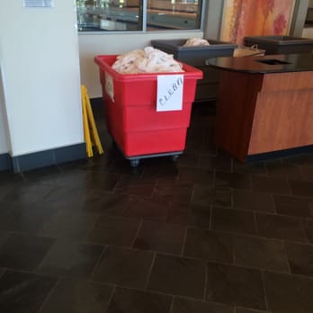LA Fitness - It's a signature club....no folded towels... - Gyms Near Me - Chicago, Illinois