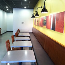 Baja Fresh - Main dining area