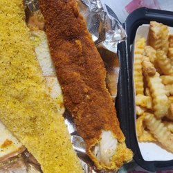 Hot Stuff Spicy Chicken and Fish - Lemon pepper & medium fish sandwich  (they forgot my pickles & onions)