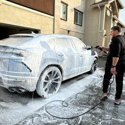 The Art of Detailing - Applying snow foam with foam cannon