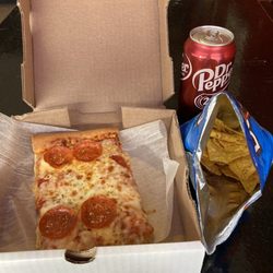 Goodfellas Pizza - Pepperoni pizza, chips and a drink