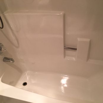 Cermacoat - North Hills condo shower/tub stall. Equipment installed in 1982, refinished in 2017. Hard to believe this stall is 35 yrs old!!!! - Refinishing Services Near Me - Van Nuys, California