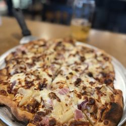 Badass Brews - 14" BBQ chicken and pineapple Pizza