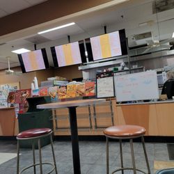 Droopy's Gyros - Facing counter