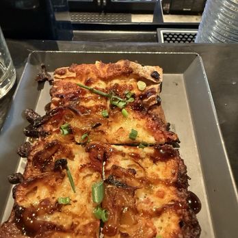 MacKenzie River Pizza, Grill & Pub - Chutney flatbread - Pizza Near Me - Henderson, Nevada MacKenzie River Pizza, Grill & Pub - Chutney flatbread - Pizza Near Me - Henderson, Nevada